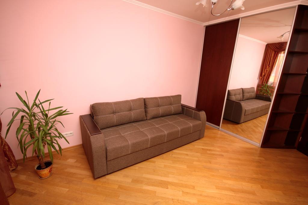 Inn Home Apartments - Livoberezhna Kiev Exterior photo